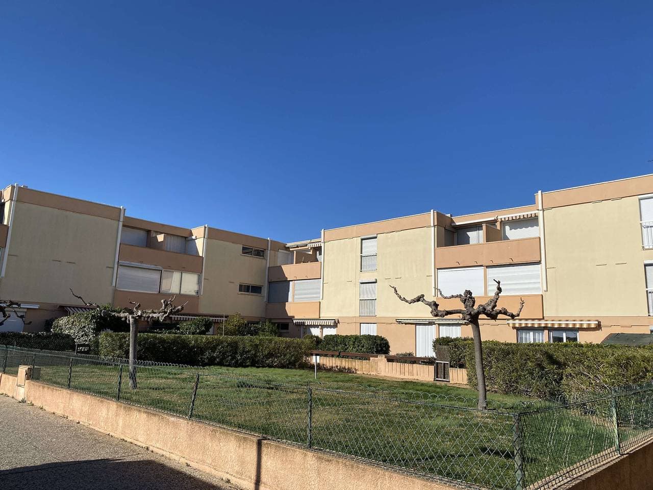 Foto 13 von 14: Helle 2-Zimmer-Wohnung mit Terrasse und Klimaanlage