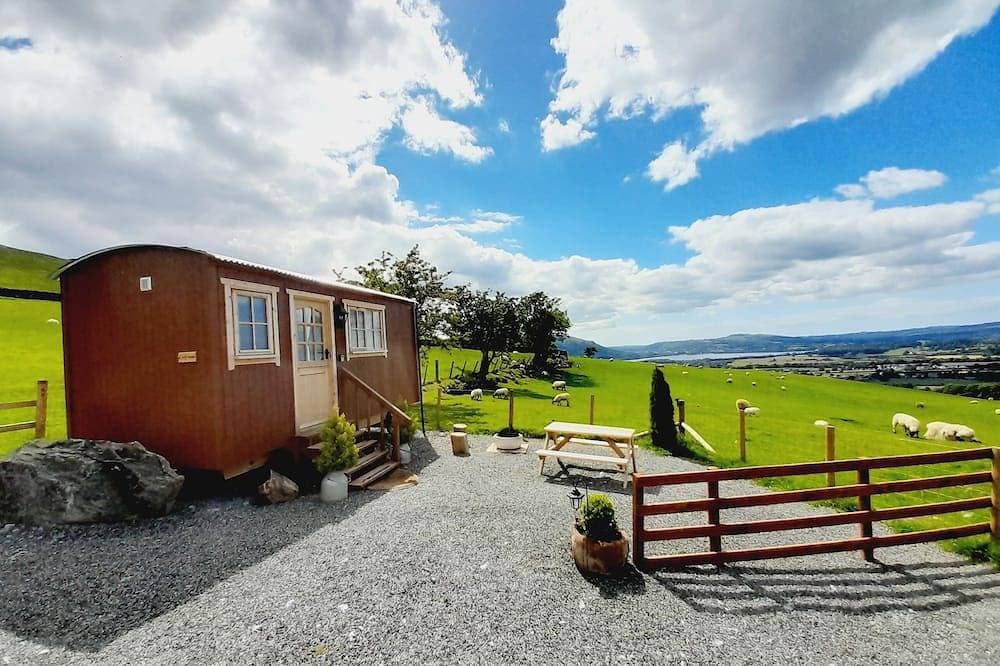 Croft head Shepherd's hut on traditional Lakeland farm 1