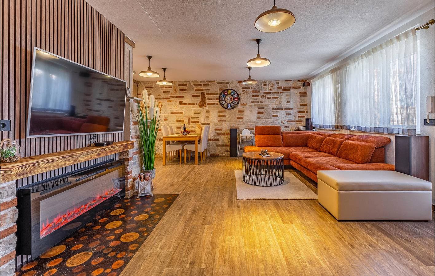Foto 11 von 51: Gemütlich, 2 km von der Küste entfernt: WLAN, Pool und Terrasse in Ližnjan