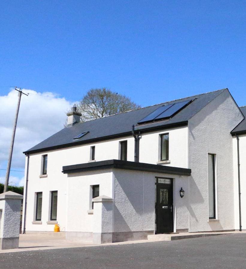 Emy Lake Apartment - near Castle Leslie, Glaslough 1