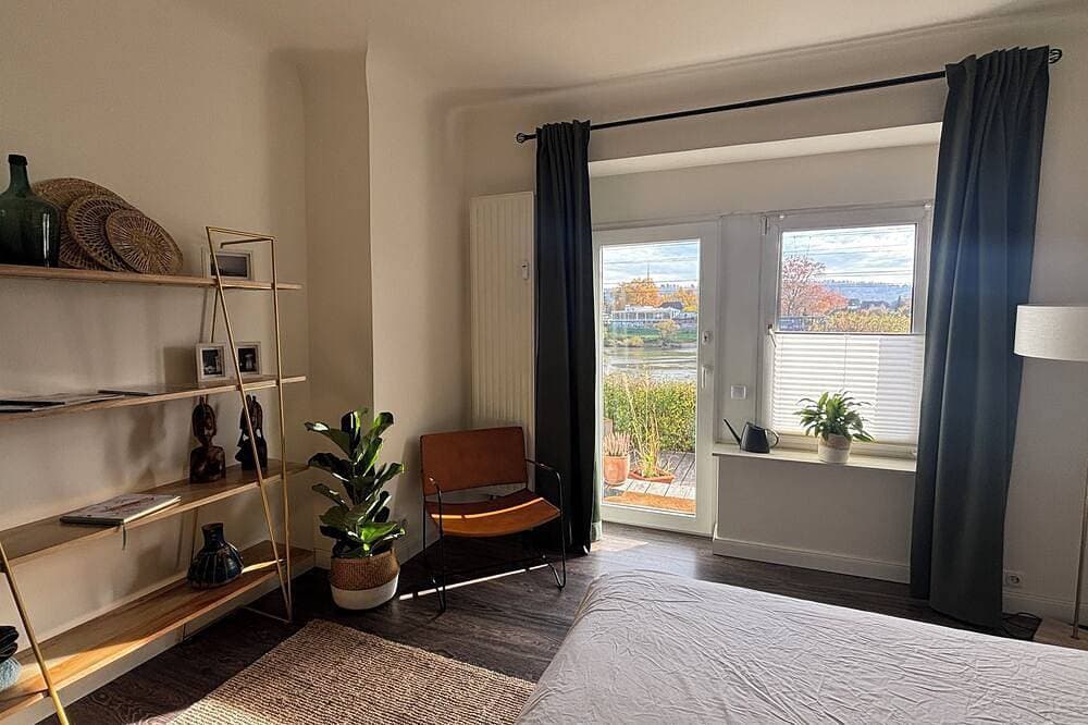 Foto 3 von 22: Riverside Apartment - Genieße den Moselblick von der Terrasse und der Wohnung!