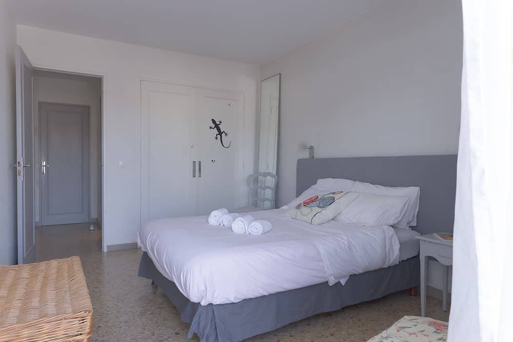 Foto 5 von 30: Cannes beach 400 metres away, Spacious air-conditioned 2-bedroom apartment