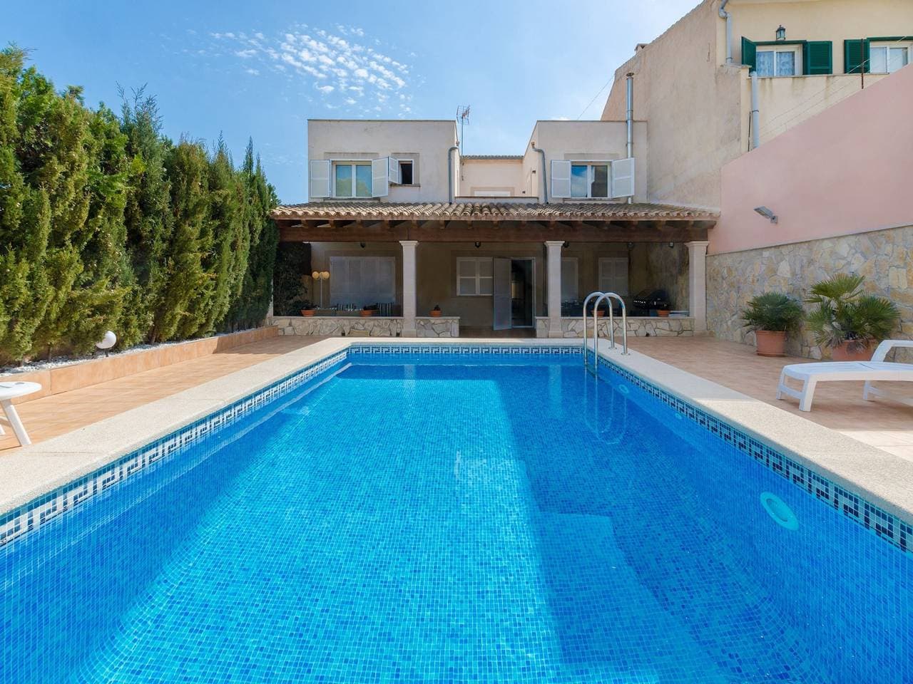Foto 6 von 44: Villa für 8 Personen mit Pool