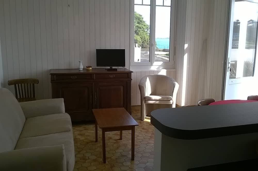 Foto 10 von 30: Ruhiges, helles, renoviertes Apartment mit Panoramablick auf das Meer am Strand von Trestraou