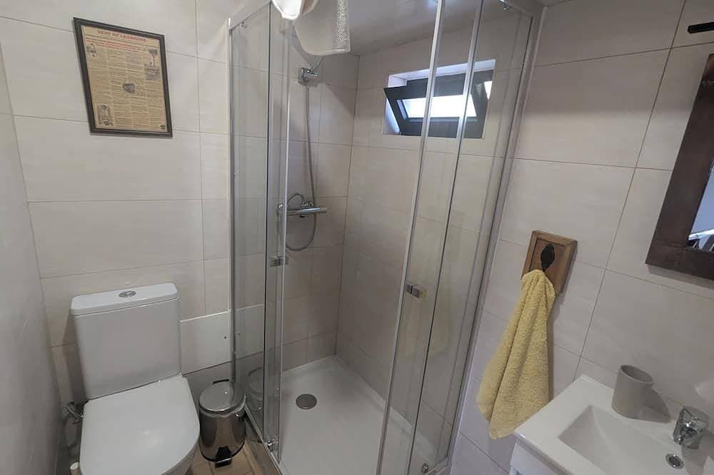 Foto 4 von 30: Villa & Cottage - 2 Doppelbetten, 4 Einzelbetten, 2 Küchen, 4 Duschen, 2 Aufenthaltsräume