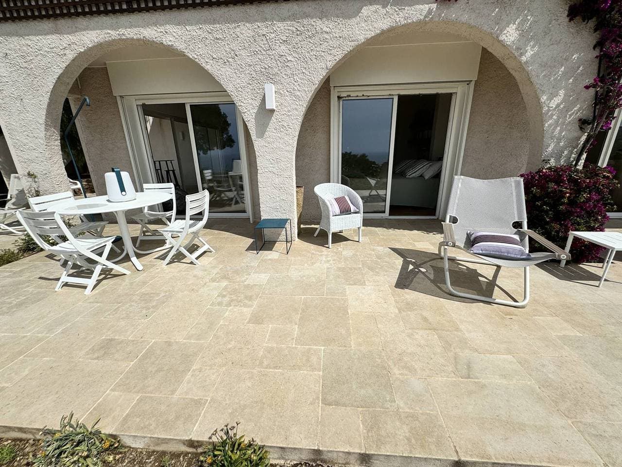 Foto 2 von 28: Renovierte Villa nahe Gigaro-Strand, Meerblick, Terrasse