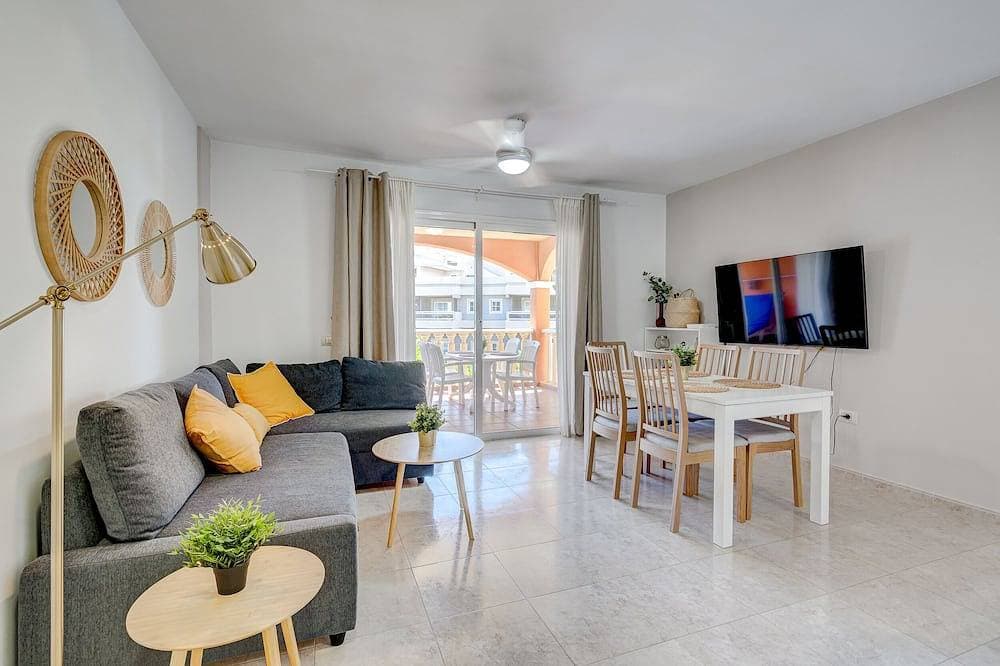 Foto 8 von 15: Winter Gardens, Golf del Sur, 2 Bedrooms 2 Bathrooms apartment with terraze