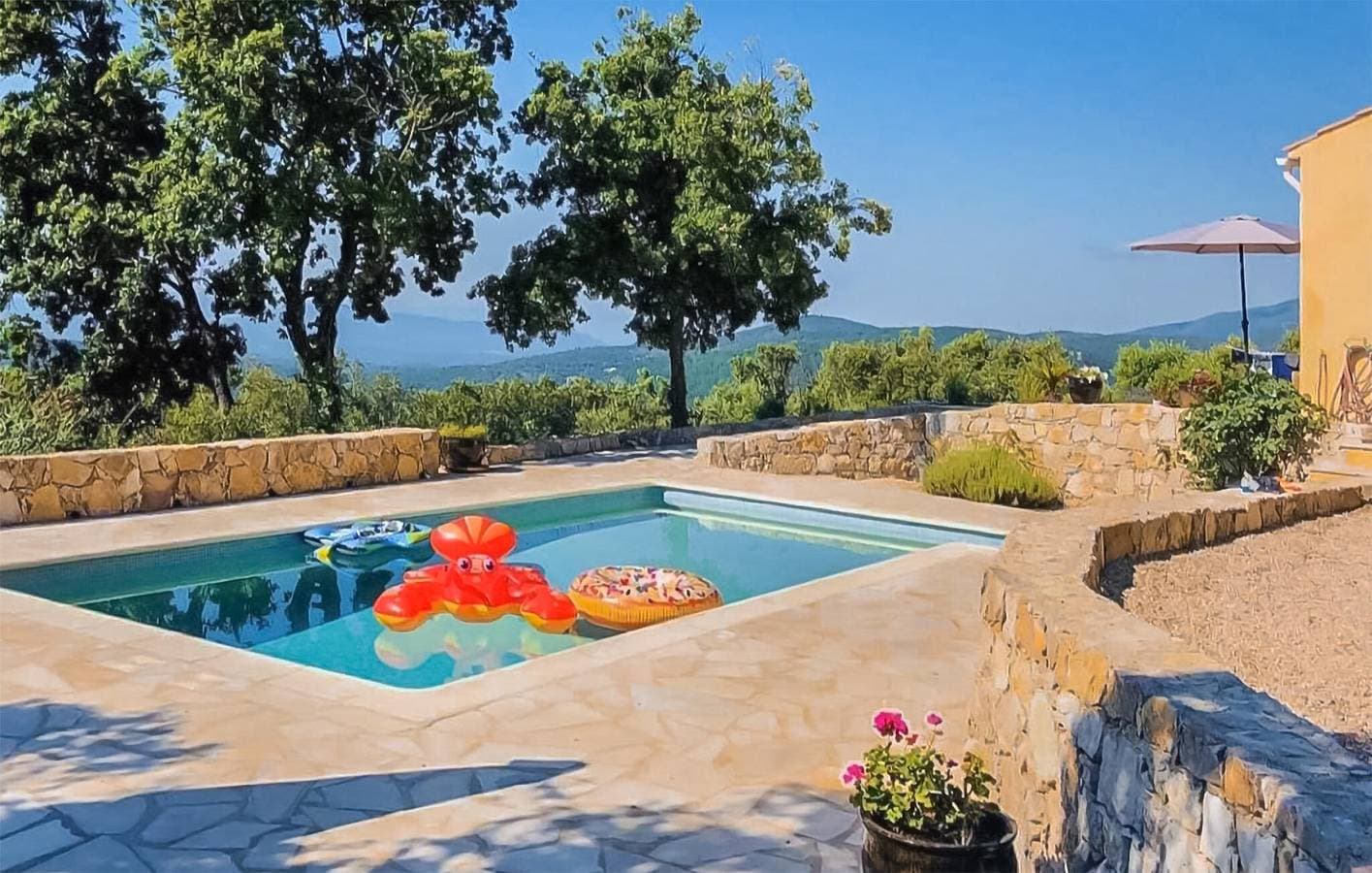 Foto 4 von 18: Reizende 2-Zimmer-Wohnung mit Pool und Terrasse in Mons (Var)