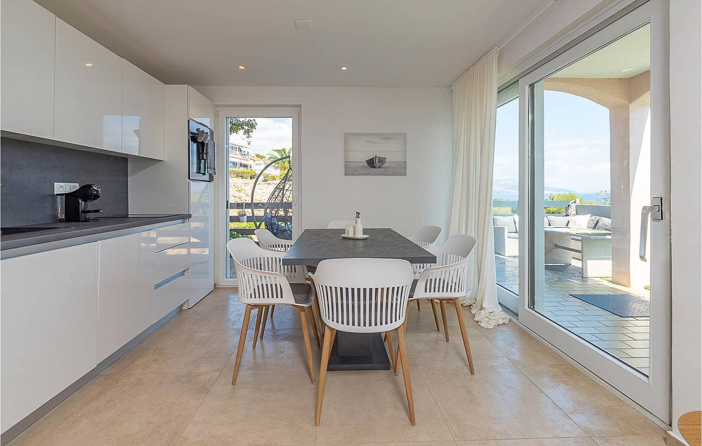 Foto 4 von 25: Gemütliche Ferienwohnung mit Terrasse, WLAN und Parkplatz in Strandnähe – 2 km entfernt