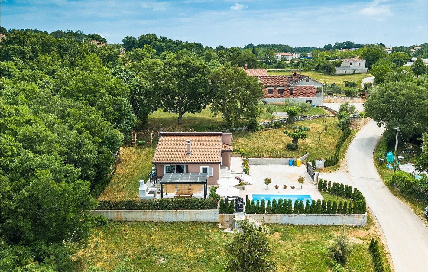 Foto 4 von 48: Geräumige 2-Zimmer-Wohnung mit Pool und WLAN, 800 m vom Zentrum von Jakovici entfernt