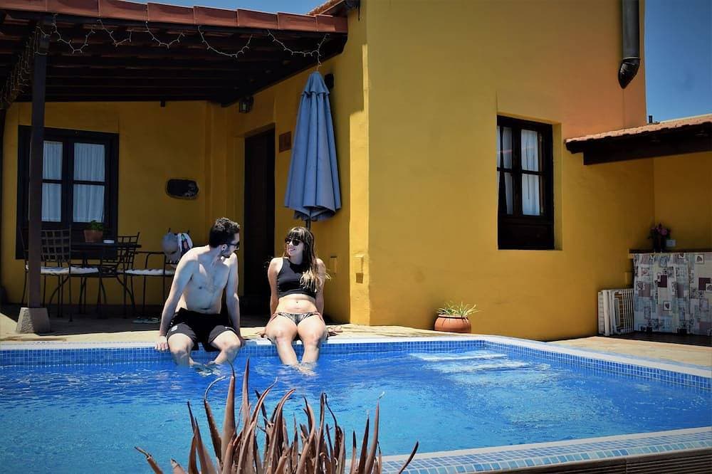Villa I Schlafzimmer mit beheiztem Pool und privatem Grill 1