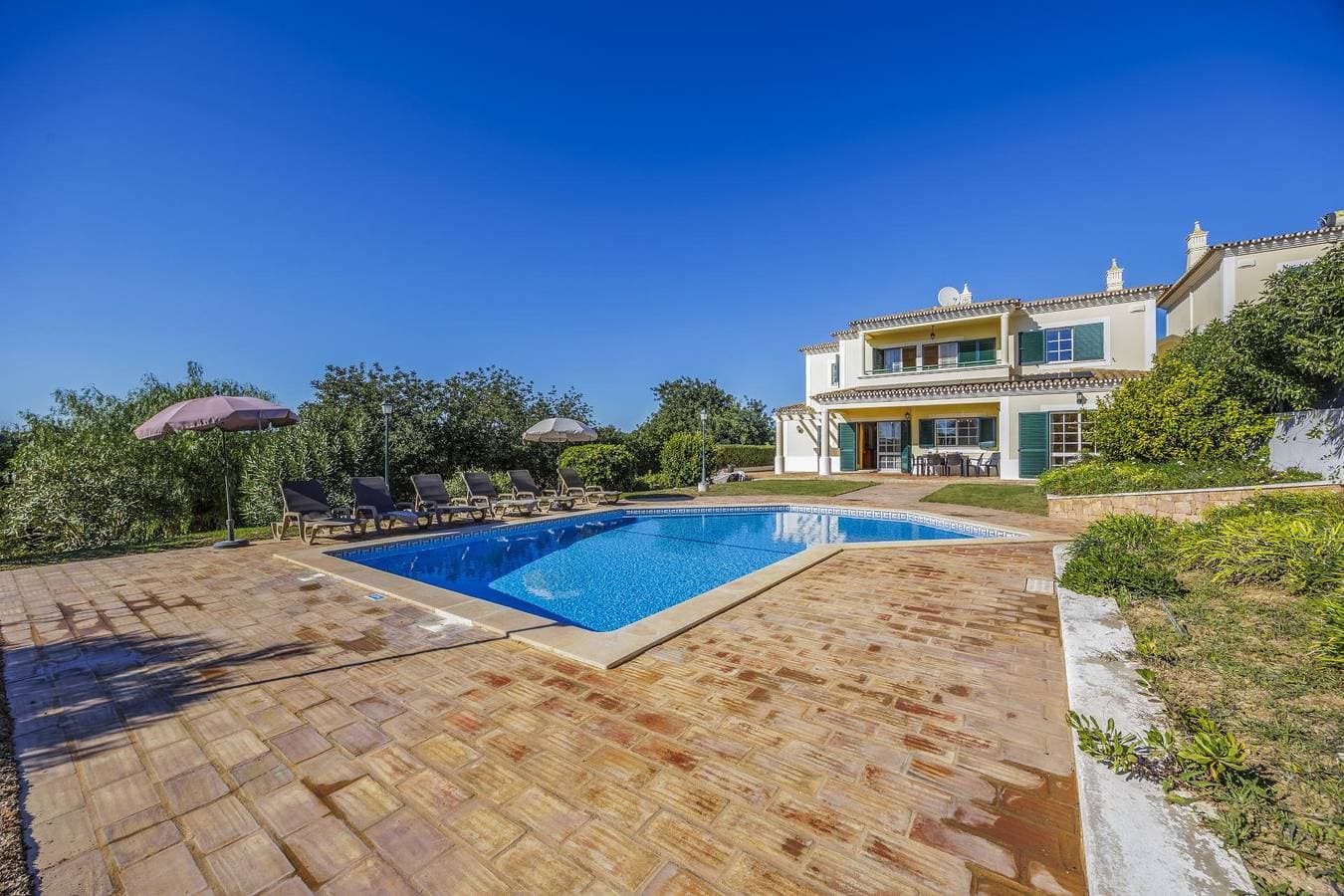 Villa 1