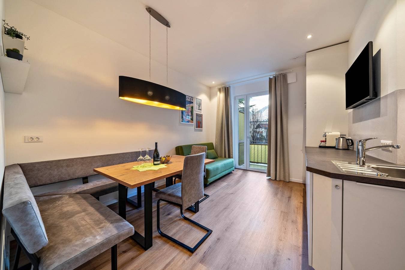 Foto 2 von 24: Appartement 'Central Suite Meran' mit Bergblick, Wi-Fi und Klimatisierung