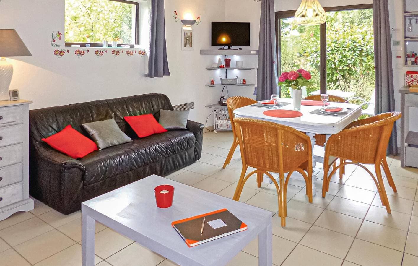 Foto 3 von 23: Gemütliche Ferienwohnung mit Garten, WLAN und Parkplatz in der Nähe des Zentrums von Ectot-l'Auber