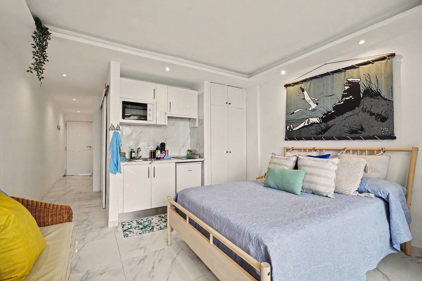 Foto 13 von 23: Ferienapartment 'Suit Atlántica' mit Meerblick, Pool und WLAN