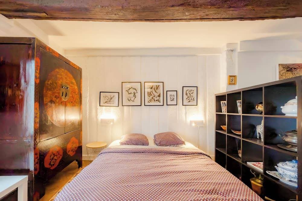 Foto 4 von 17: Separate master suite, 18th century residence