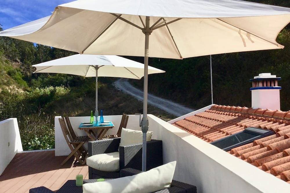 Odeceixe Valley House. Minuten vom Strand. Zwei Zimmer und eine Lounge Rooftop. 1