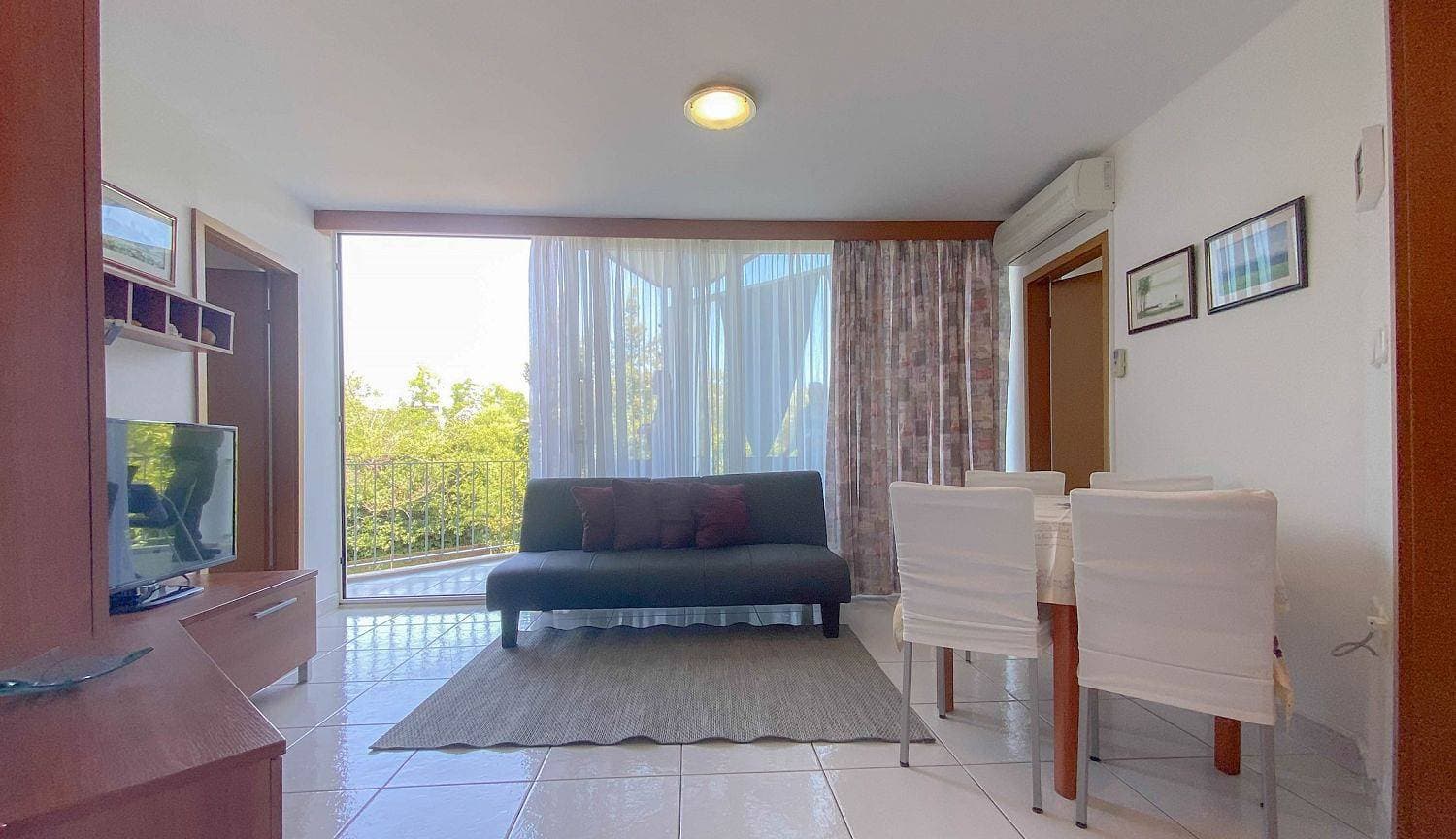 Foto 4 von 25: Charmantes Apartment nur 80 Meter bis zur blauen Adria mit privatem Balkon, Klima, WiFi