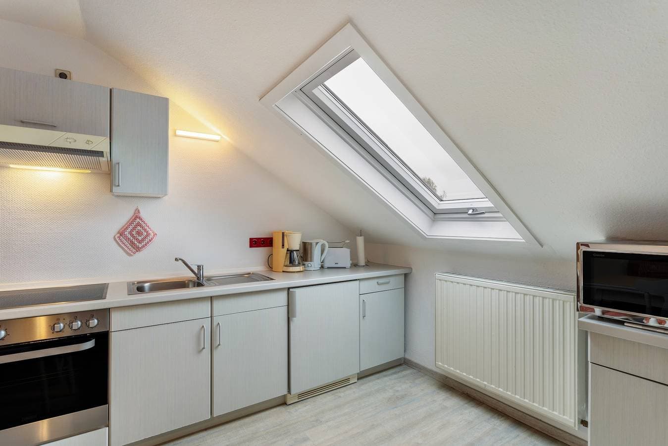 Foto 13 von 19: Haus Erika - Ferienwohnung 3 mit WLAN, Balkon und Gemeinschaftsgarten nahe Skywalk