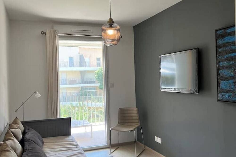 Foto 8 von 27: New 3 beds apartment in Old town Antibes. Garage