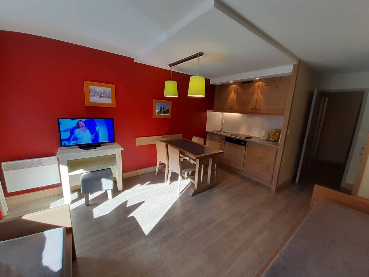 Foto 3 von 12: Geräumige Wohnung 5 Pers, Südbalkon, Parkplatz inkl.