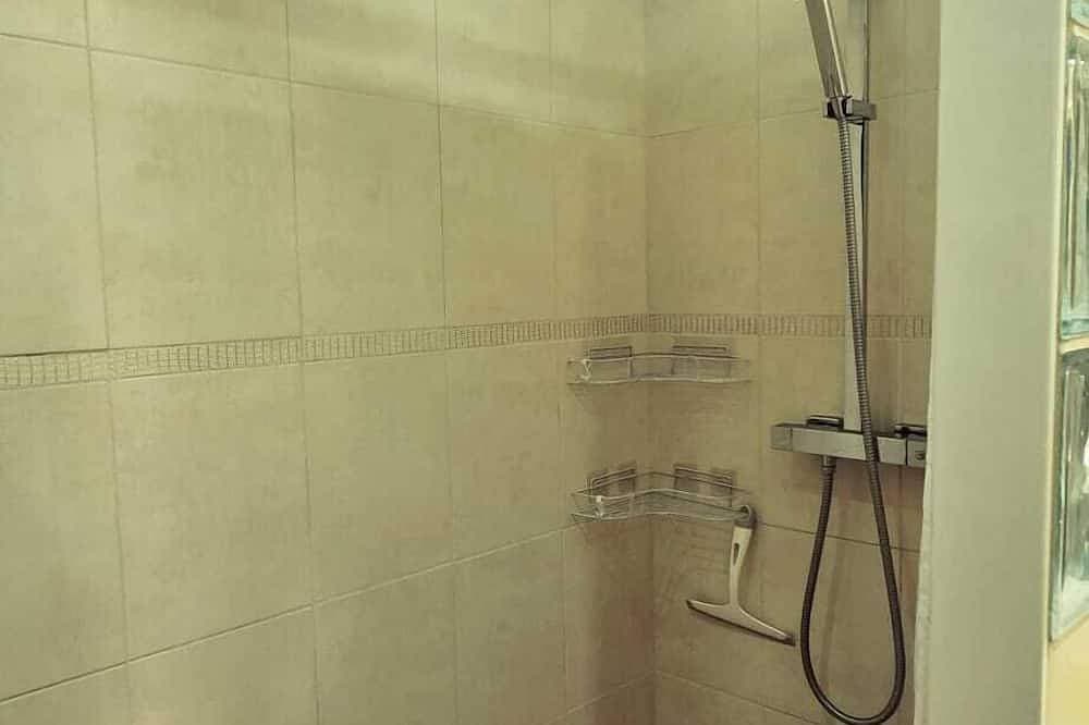 Foto 4 von 25: Refurbished garden apartment, spa