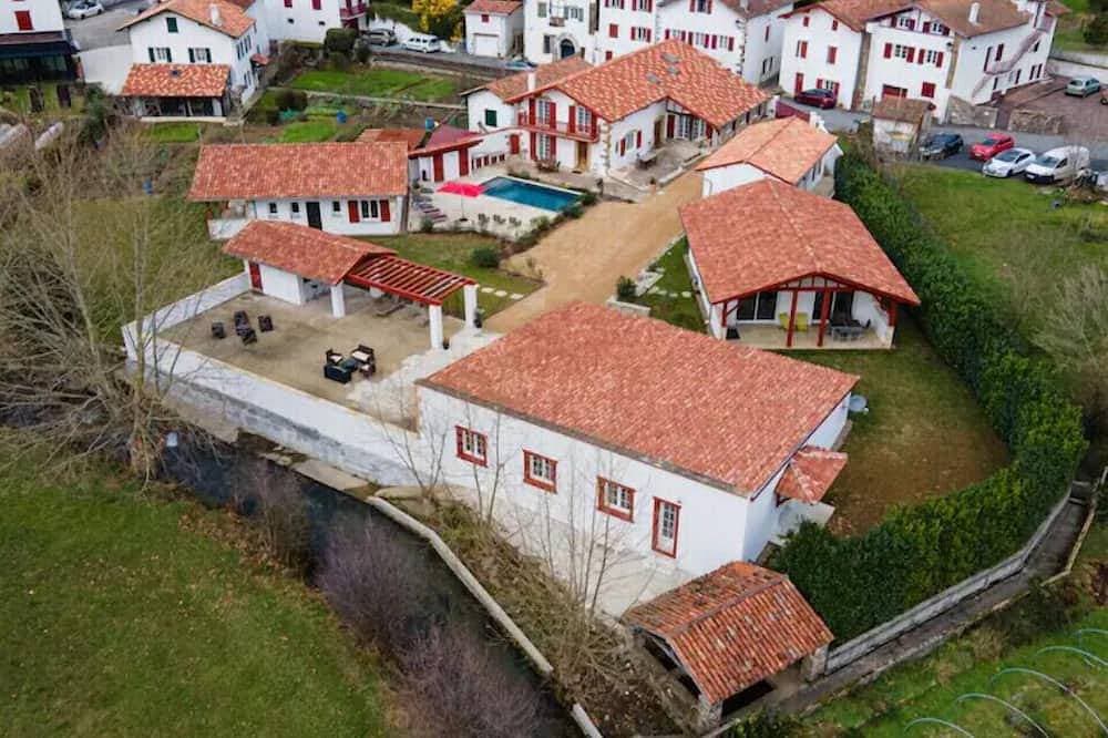Foto 7 von 26: New-walk to town-climatisé-terrasse-pets-parking-calm