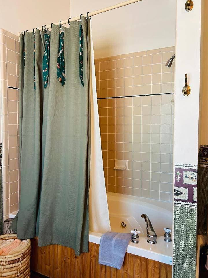 Foto 10 von 16: Deluxe Double Suite with Spa Bath