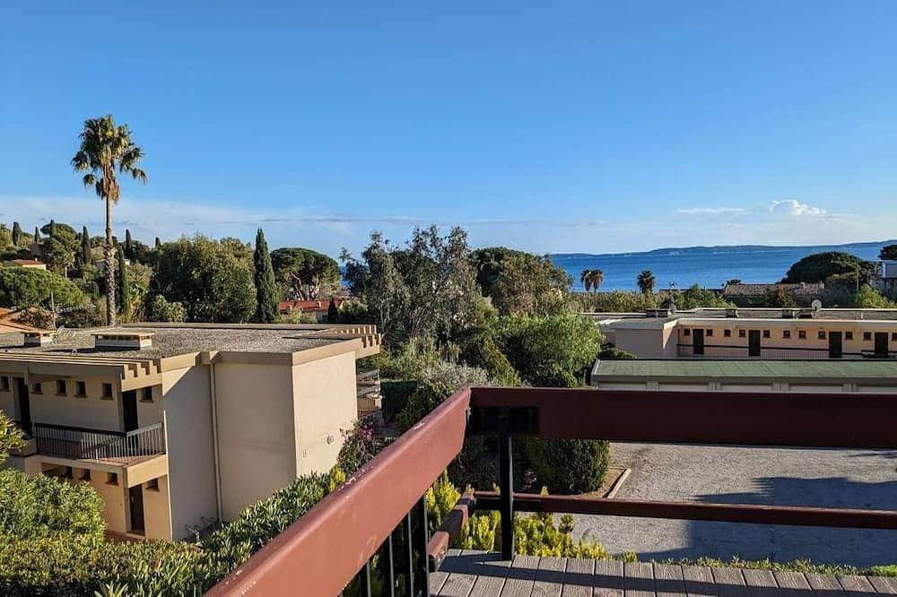Exceptional sea view! Terrace, Private garage, Walking distance to the beach 1