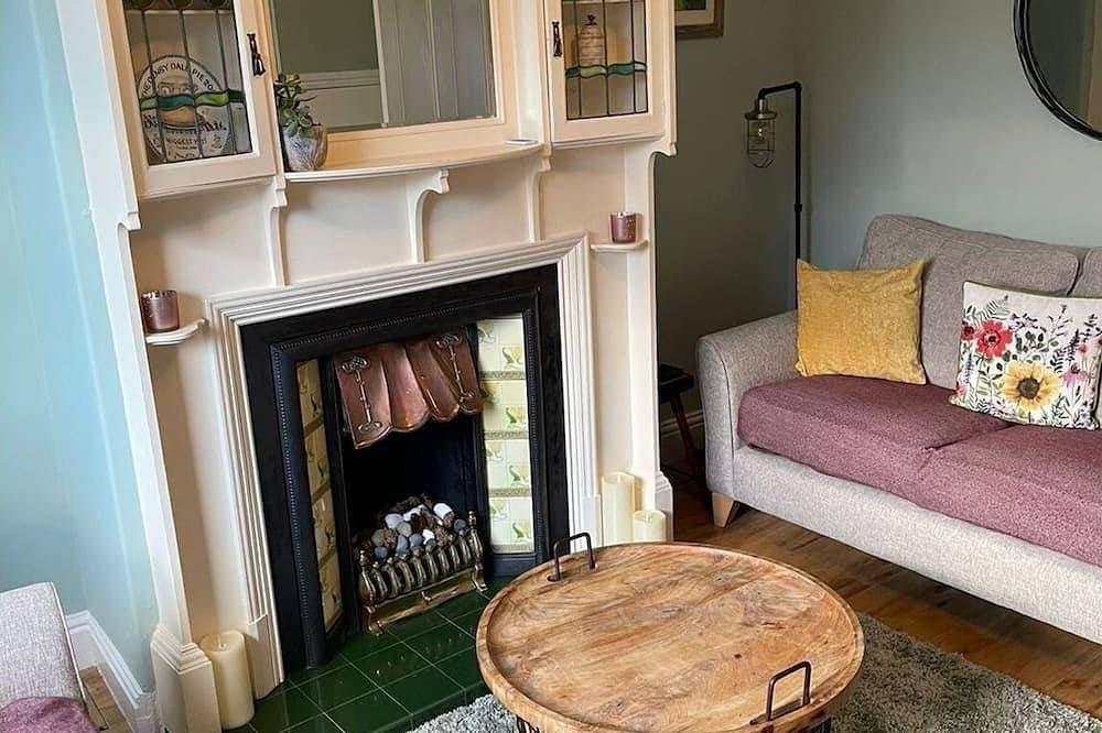 Foto 13 von 30: Traditional cottage with stunning views and walks on the doorstep.