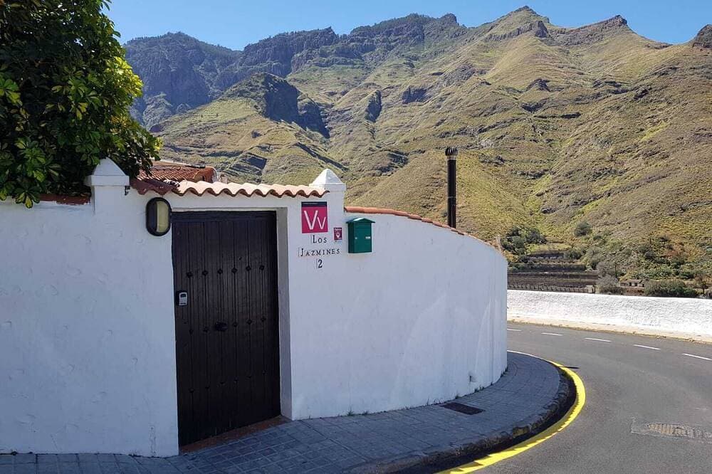 Foto 11 von 30: \"Los Jazmines\" Blick Auf Berg Und Meer.  Jacuzzi Exterior, Peace und WIFI