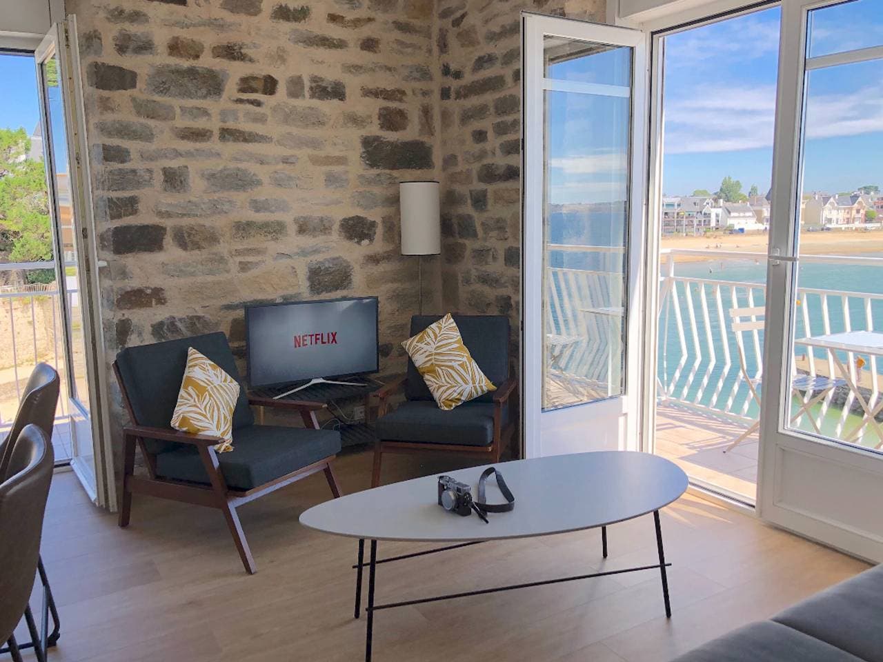 Foto 4 von 32: Gemütliche 2-Zimmer-Wohnung am Meer mit 3 Balkonen und WIFI in Larmor-Plage