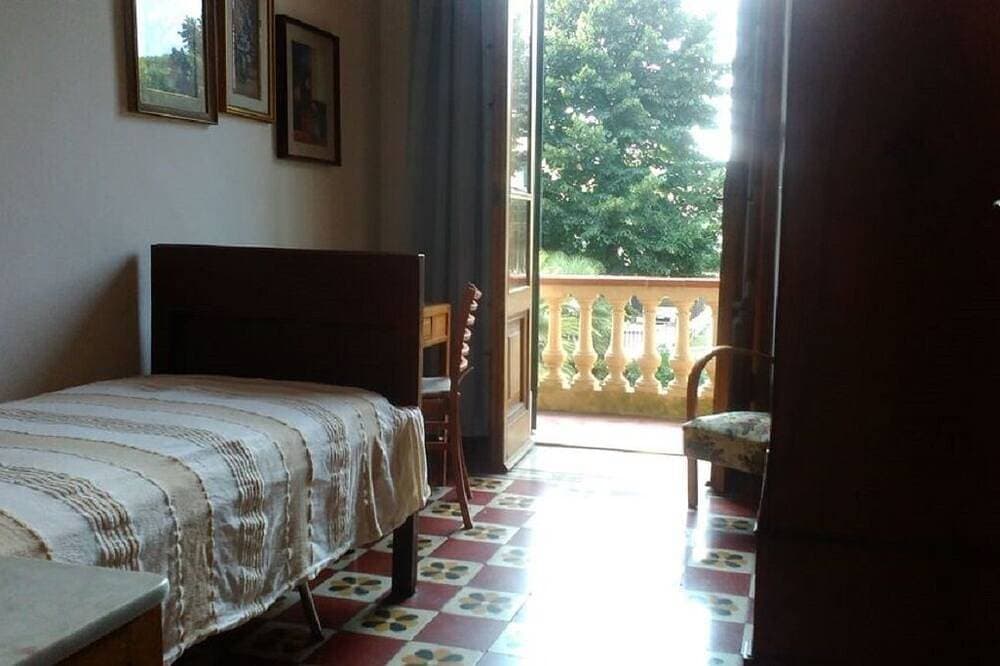 Foto 4 von 30: Schmetterlingshaus. Wohnung in der Villa. Gemeinschaftspool und großer Park