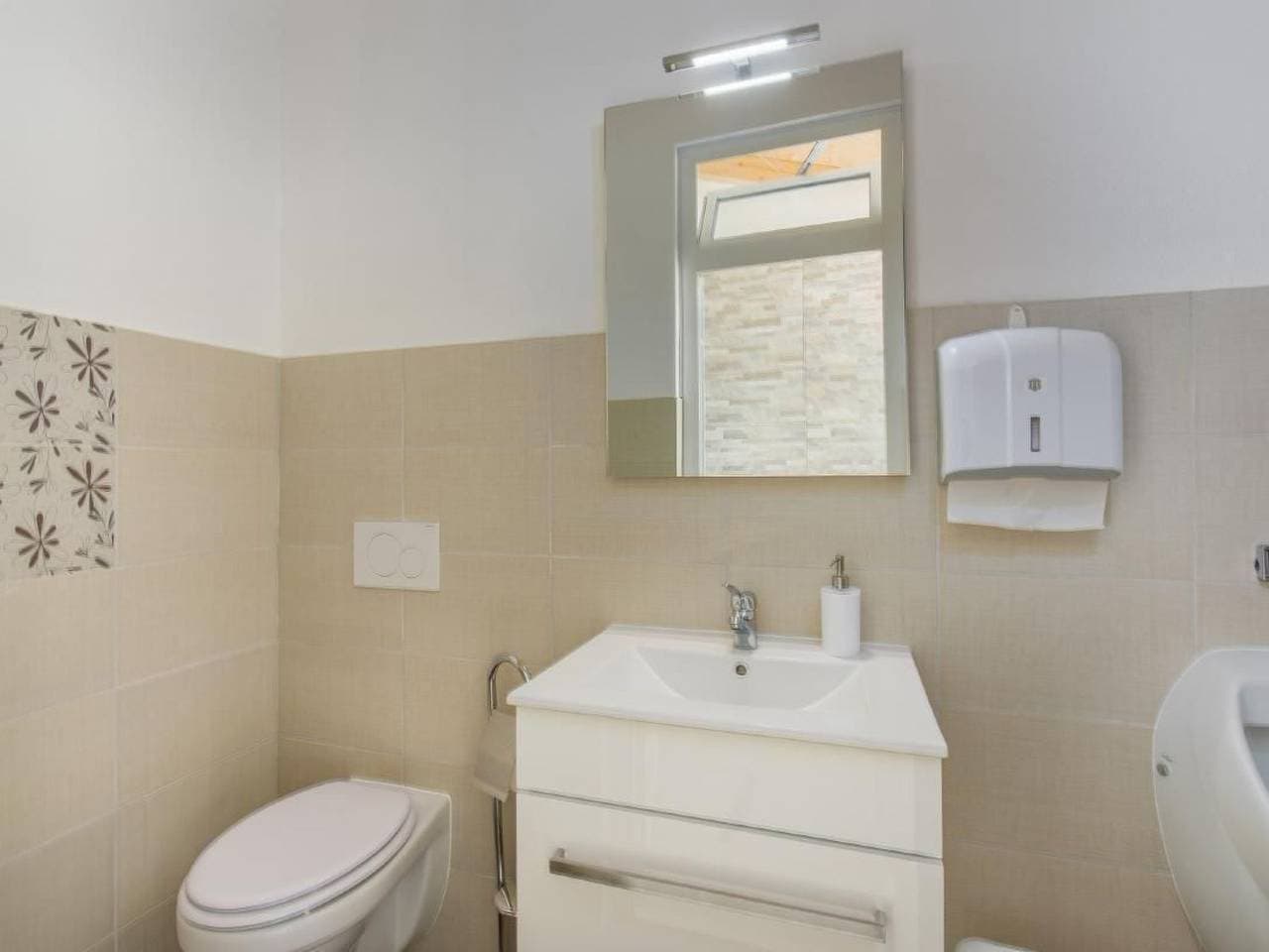 Foto 11 von 27: Wohnung in Pjescana Uvala mit Großer Terrasse