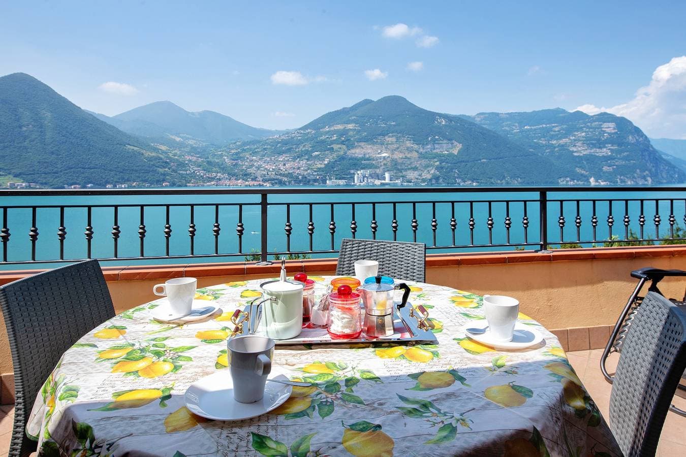 Foto 11 von 33: Ferienwohnung "Bella Isola" mit Seeblick, privater Terrasse und WLAN