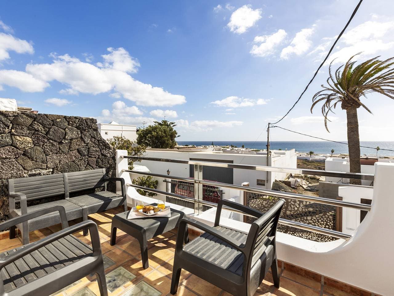 Foto 8 von 36: Luxusvilla mit Pool und Meerblick in Arrecife