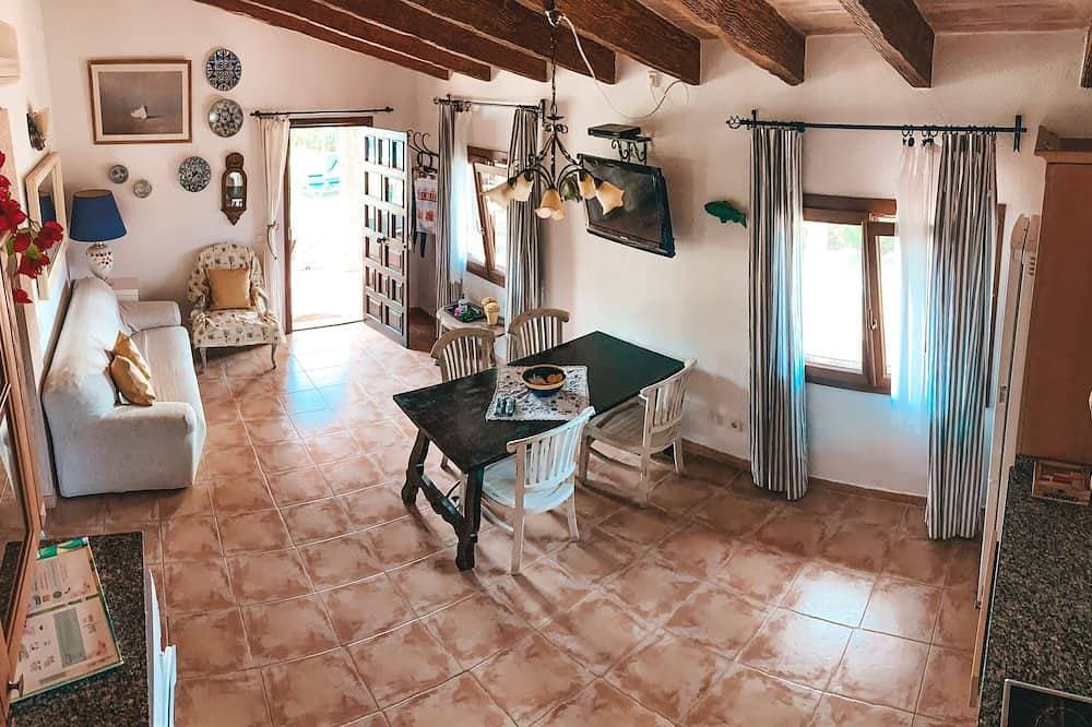 Foto 5 von 15: Kleine Steinfinca für 4 Personen mit Klimaanlage und Pool in ruhiger Lage