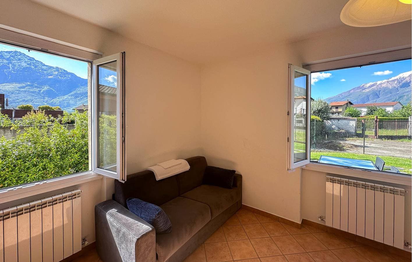 Foto 6 von 21: Modernes Apartment mit Pool & WiFi in der Nähe von Arbosto