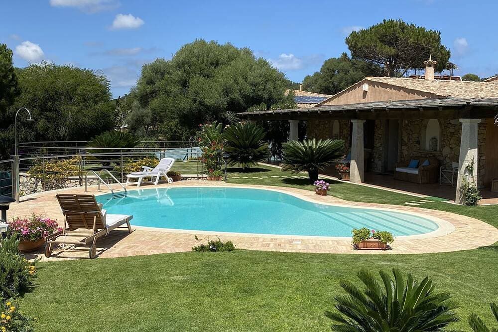 Villasimius Sardinien, Villa mit Pool 150 Meter vom Meer entfernt in Cala Caterina 1