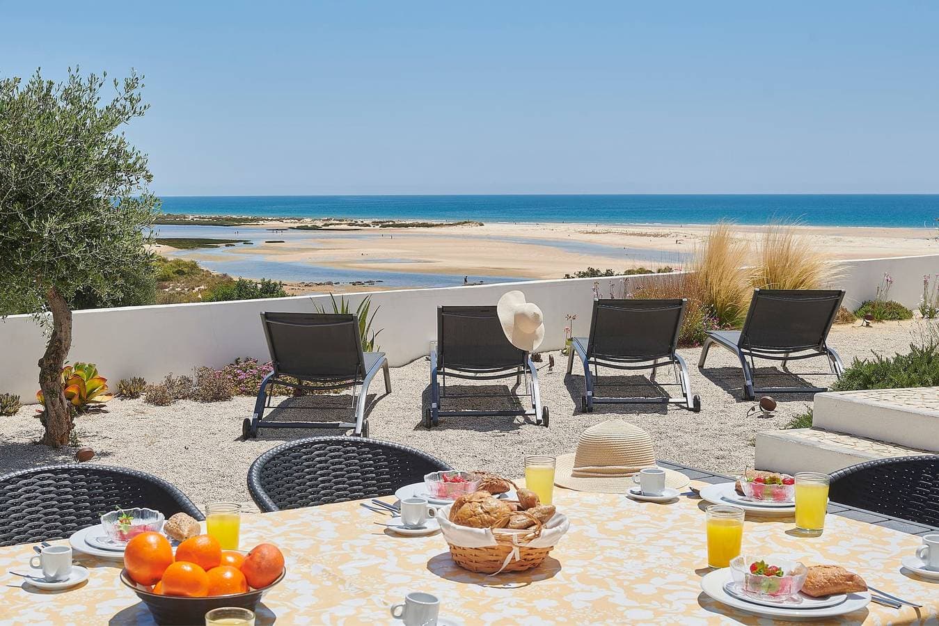 Casa Do Levante (2 Bedroom), Ocean View 1