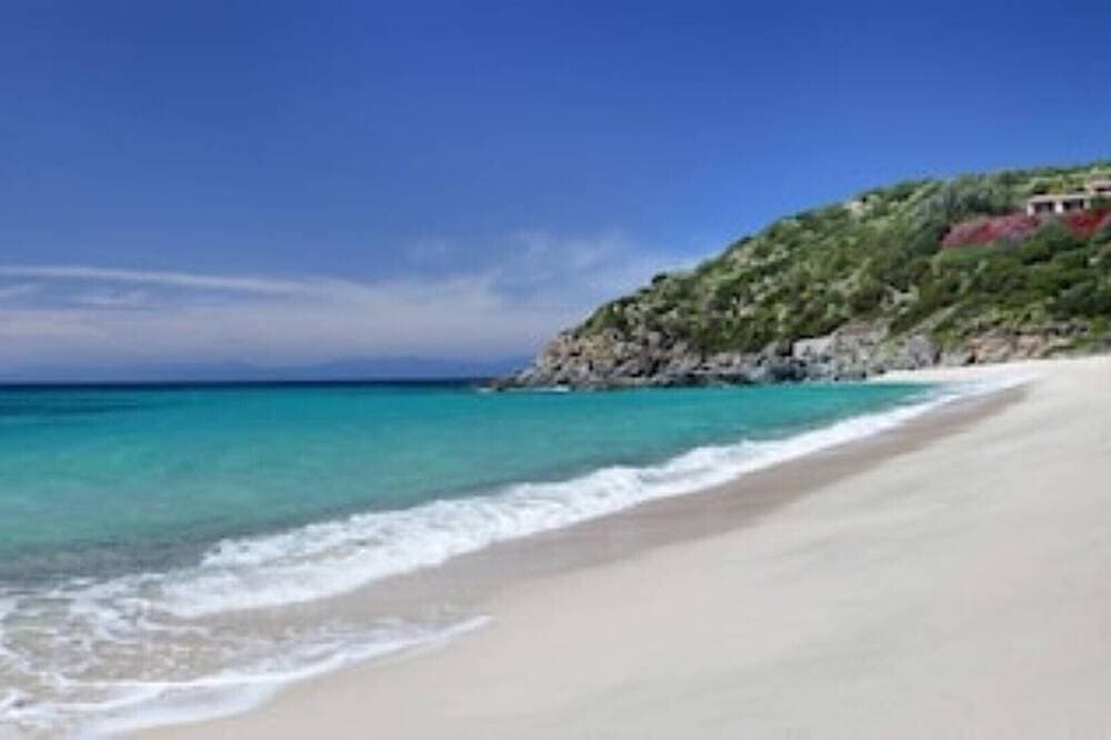 Foto 7 von 11: Unmissable apartment with garden 100mt from the sea, Campulongu - second floor