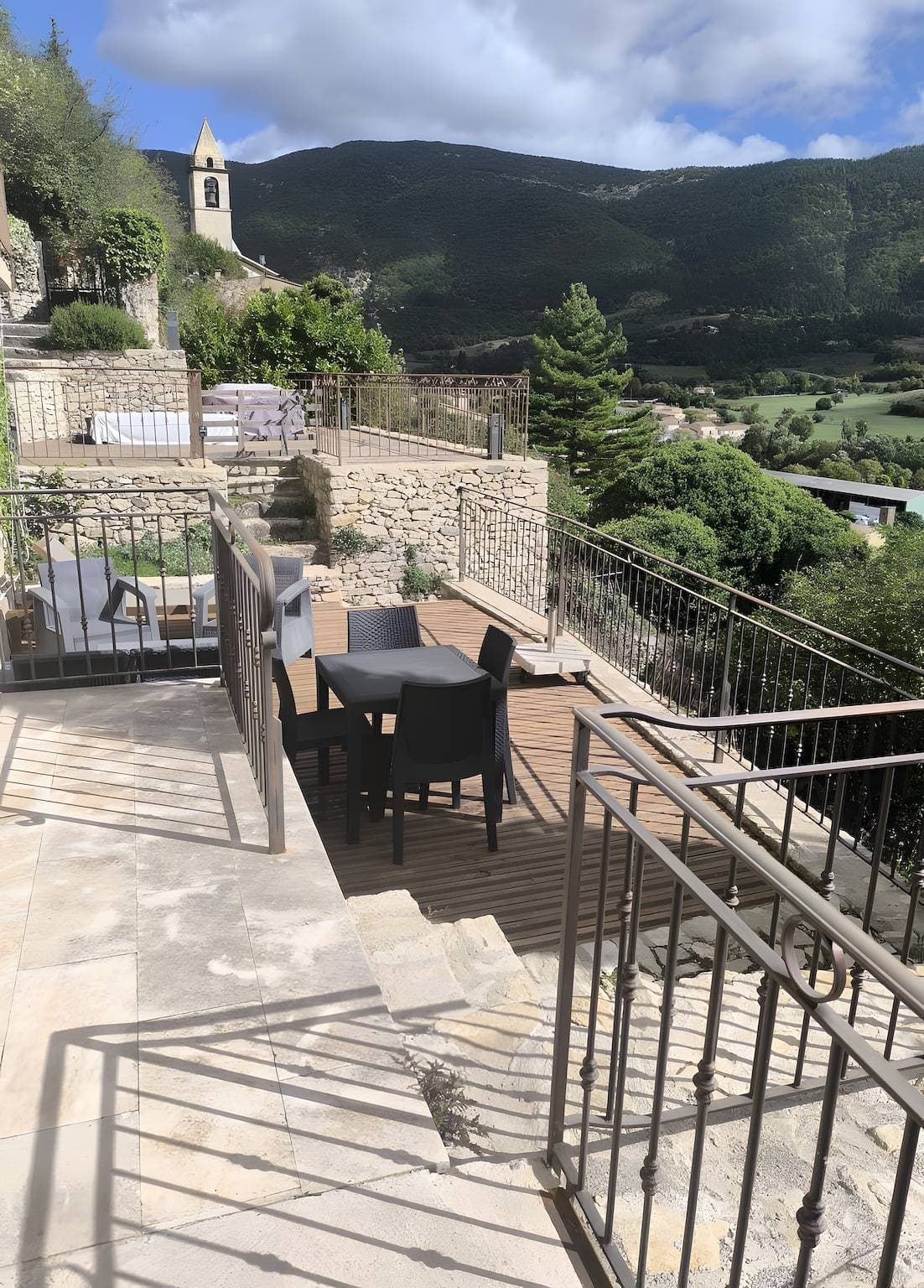 Foto 3 von 15: Studio „Les Restanques“: Bergblick, private Terrasse und WLAN