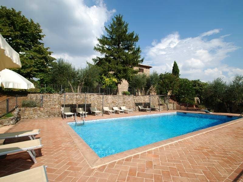 Foto 7 von 32: Villa für 4 Personen mit Terrasse