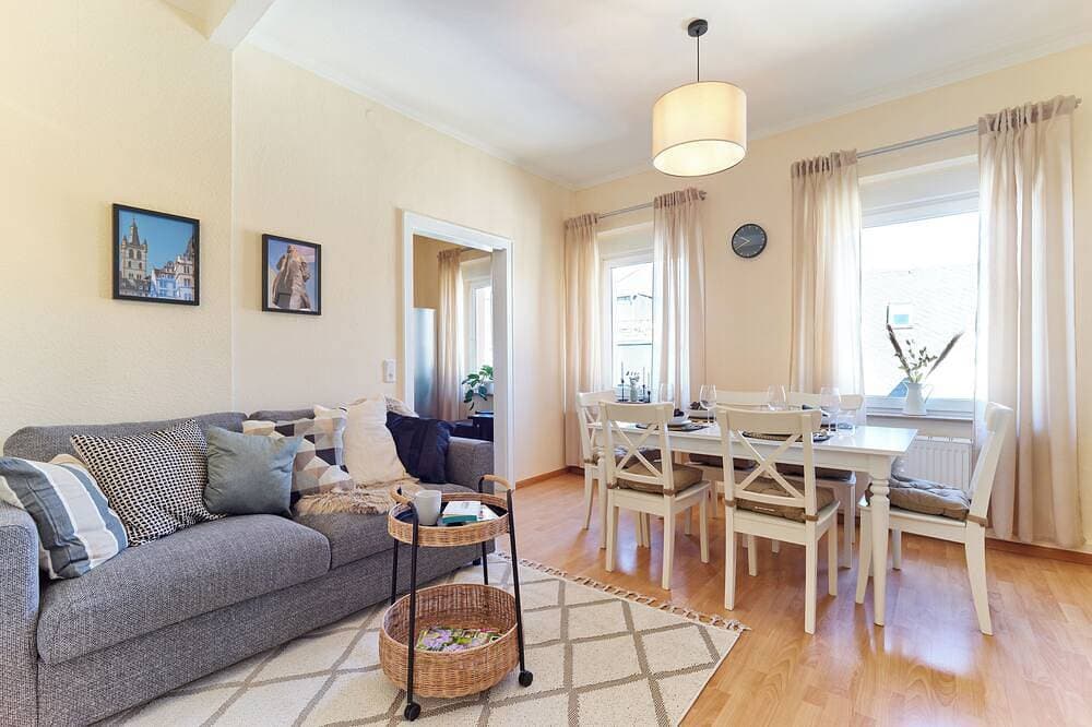 Zentral & geräumig – Apartment für 6 Personen im Zentrum von Trier 1