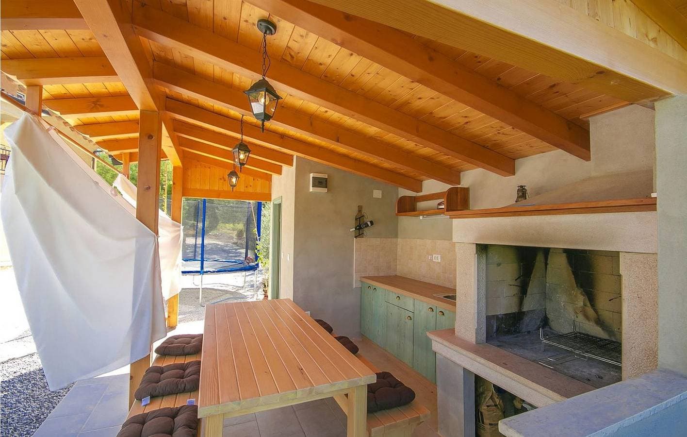 Foto 3 von 41: Modernes Apartment mit 2 Schlafzimmern, Pool und Terrasse – WLAN & Klimaanlage