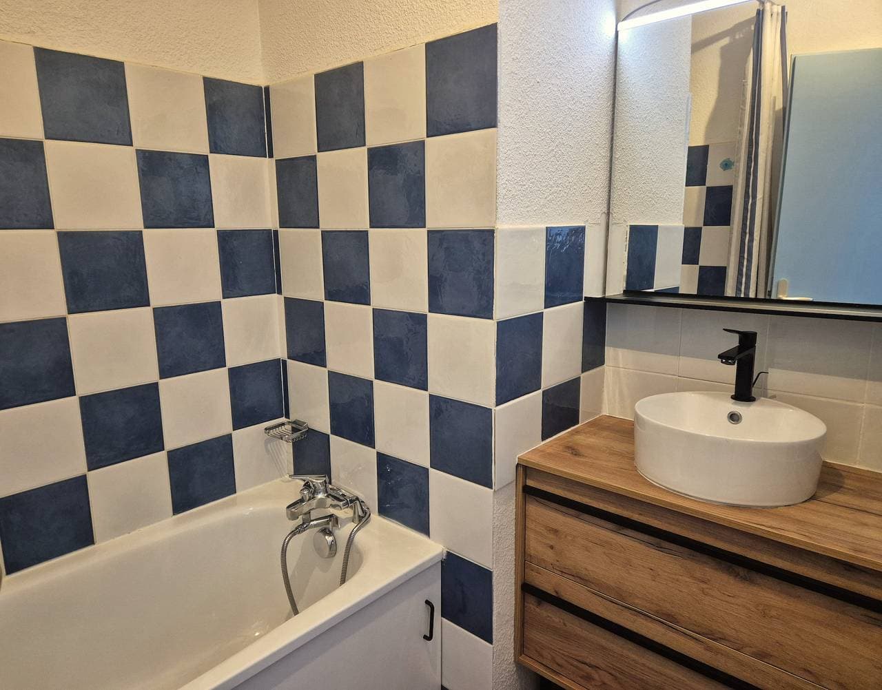 Foto 6 von 18: Ferienwohnung für 6 Personen mit Balkon