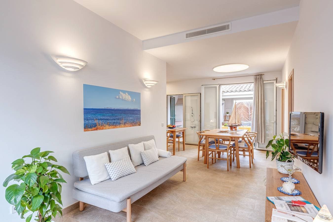 Foto 6 von 28: Ferienhaus nur wenige Meter vom Meer entfernt mit WLAN, Klimaanlage und Terrasse
