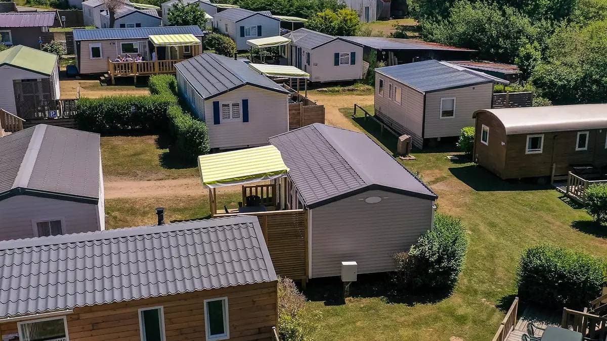Foto 7 von 76: Pod 15 m2 + Chalet Küche 9 m2 ohne Sanitäranlagen mit TV (2 Erwachsene und 2 Kinder) 4 Personen