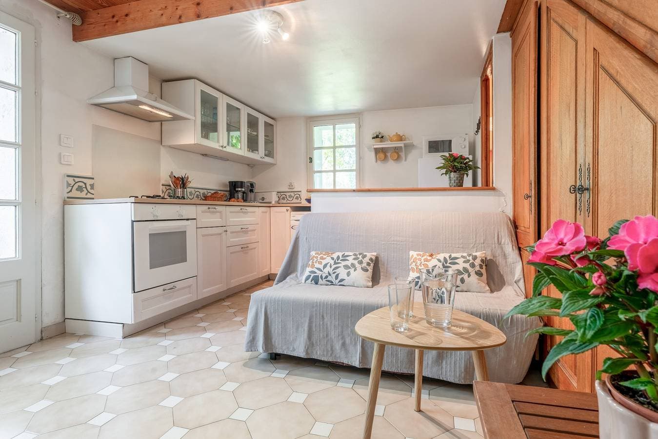 Foto 2 von 24: Ferienwohnung 'La Tonnelle' mit Privatterrasse, Wi-Fi und Klimaanlage