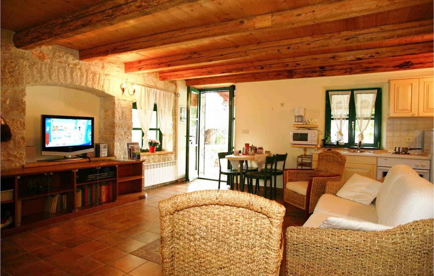 Foto 10 von 30: Gemütliche 1-Zimmer-Wohnung mit Pool, WLAN und Parkplatz in Jakovici